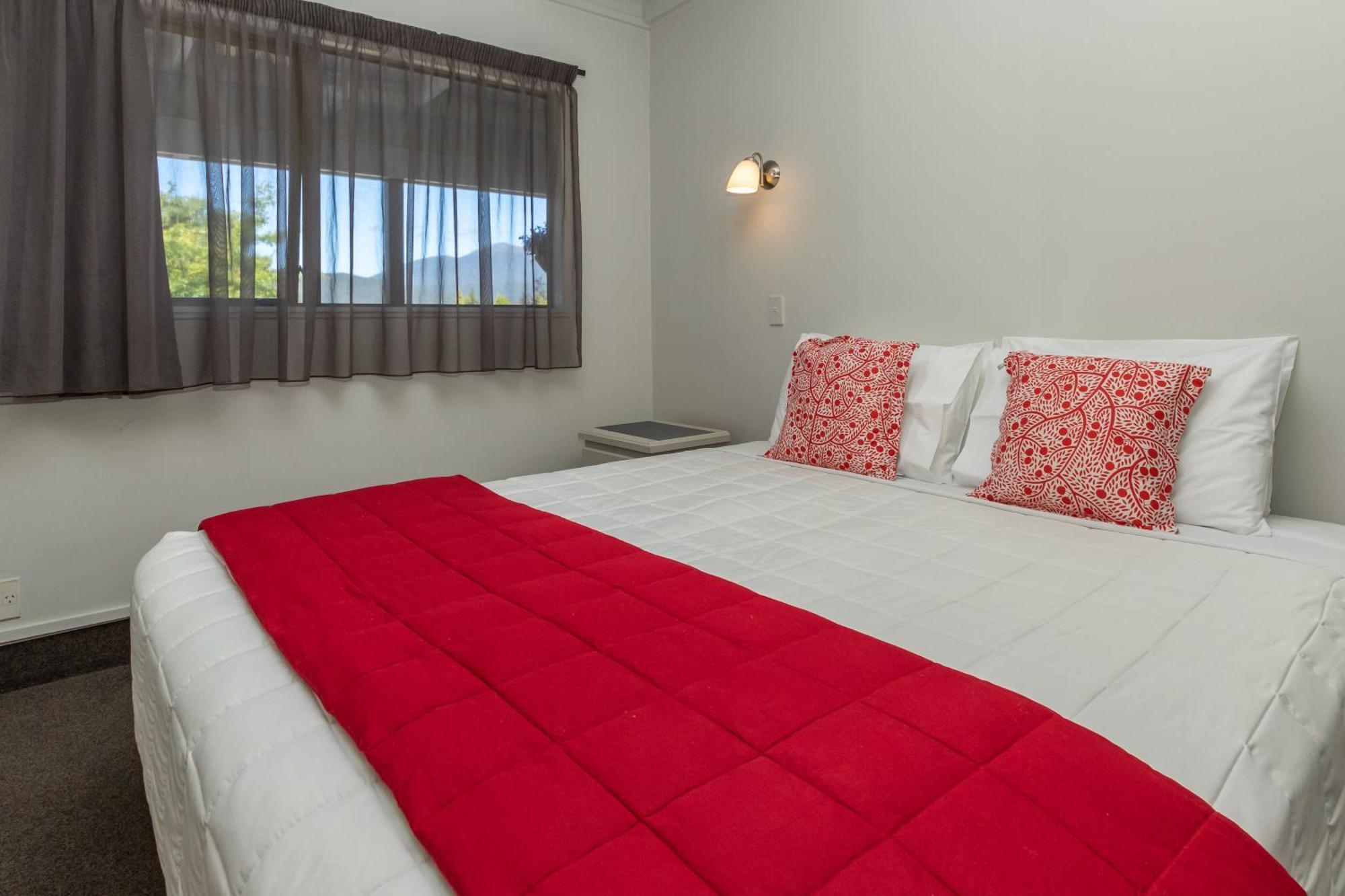 Asure Explorer Motel & Apartments Te Anau Exterior foto